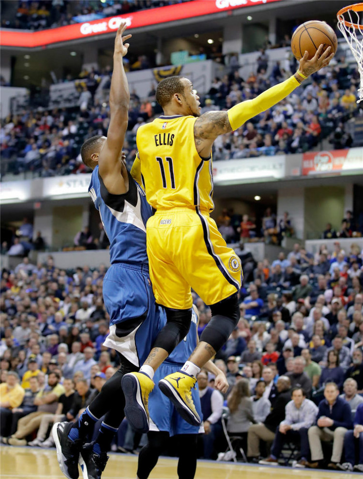 在游泳上追 在游泳上追